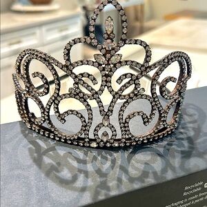 Elegant Silver Rhinestone Tiara